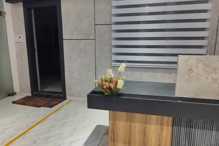 The reception desk and entrance of the GUS showroom